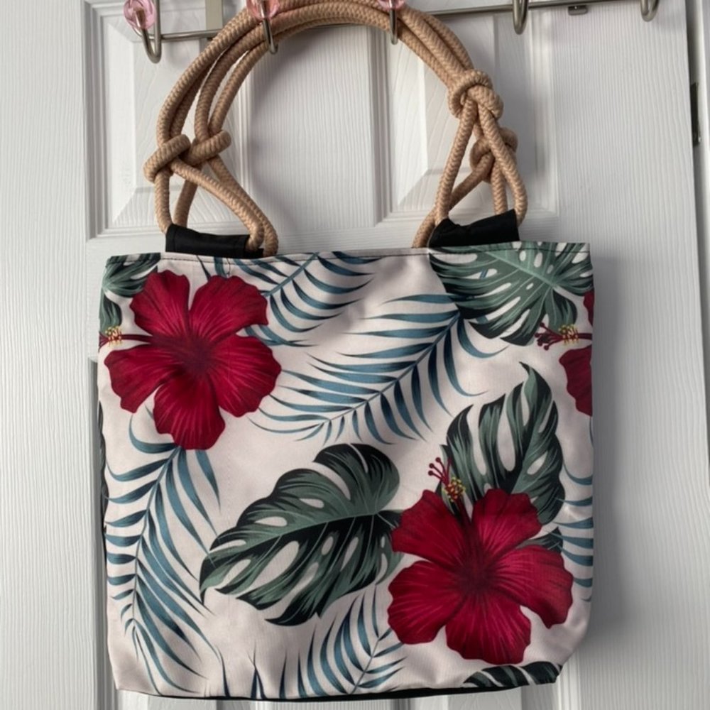 White Floral Pattern Neat and Strong Stitching Canvas Tote Bag  NWOT